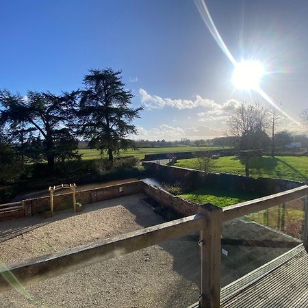Villa The Stables And Hayloft Ledbury Esterno foto